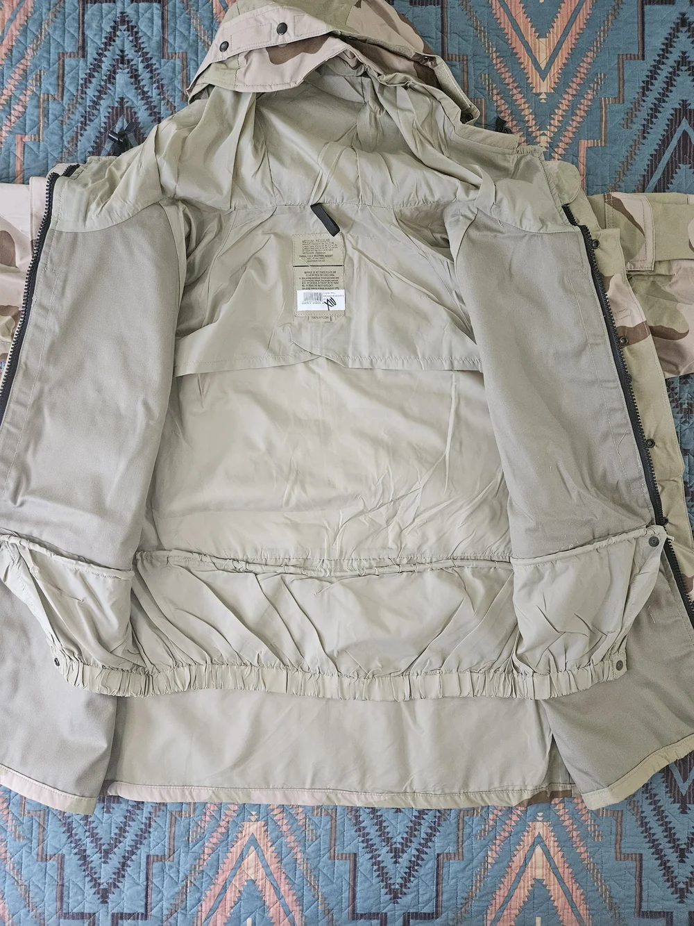 U.S.‎ Army Desert Camouflage Hooded Gor Tex Parka.